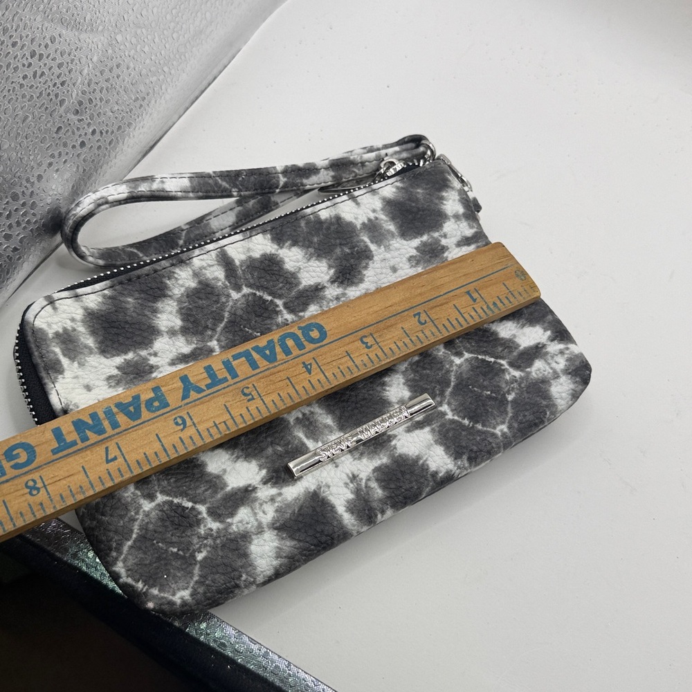 Steve Madden Monochrome Gray White Tie Dye Wristlet Bag Purse Wallet - Picture 10 of 12